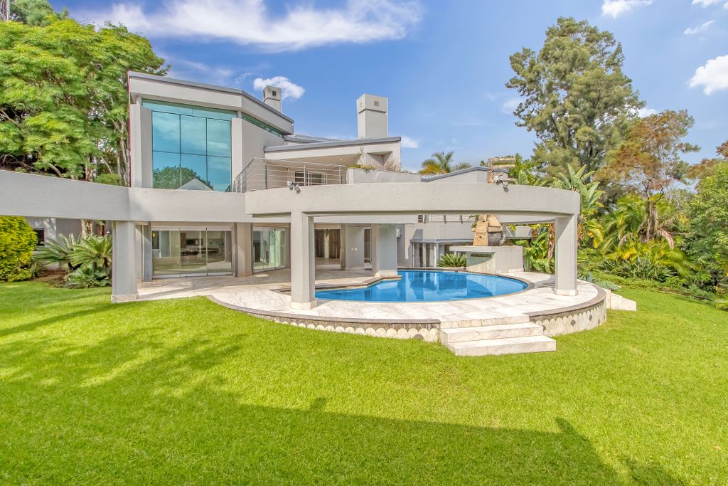 Property photo 1 of 104