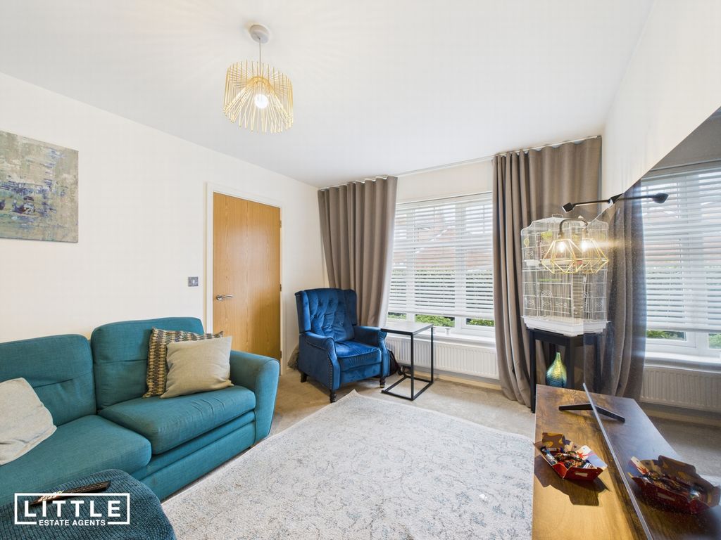 Property photo 3 of 32 Photo 4