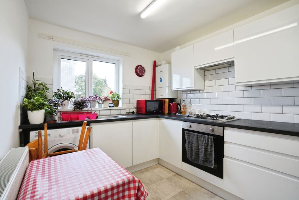 Property photo 3 of 17 Photo