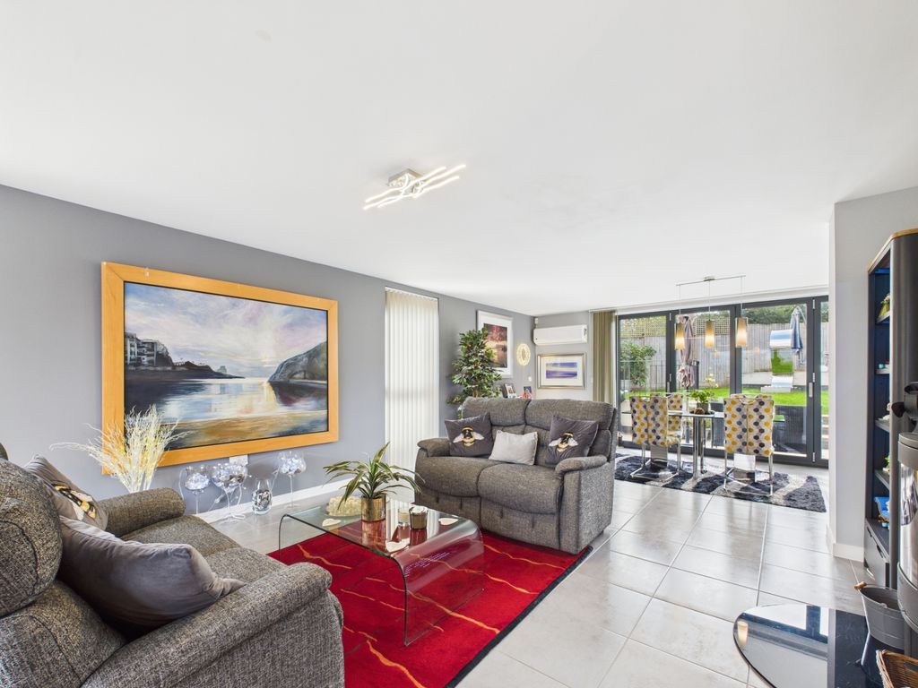 Property photo 2 of 26 Picture No. 11