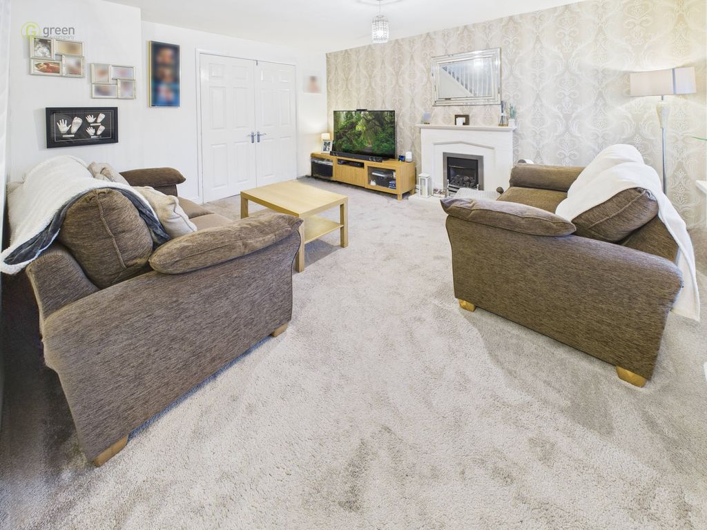 Property photo 2 of 32