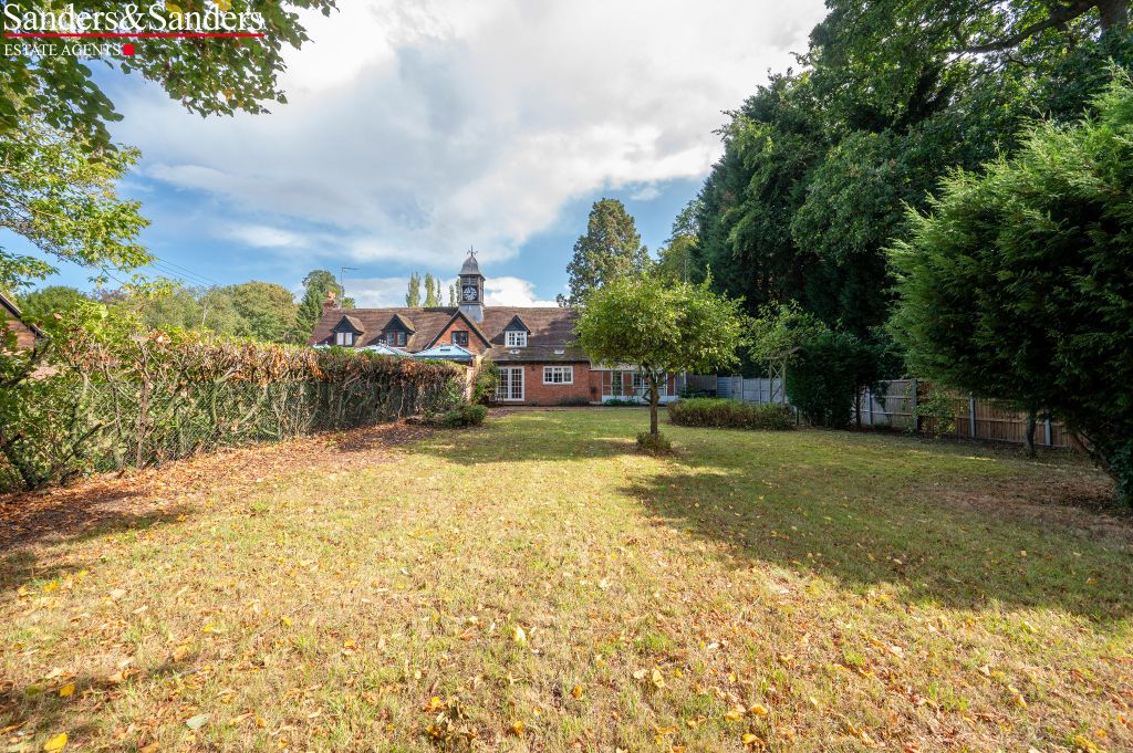 Property photo 2 of 31 Photograph 2