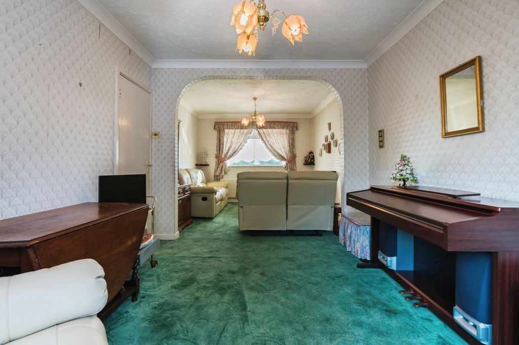 Property photo 3 of 20