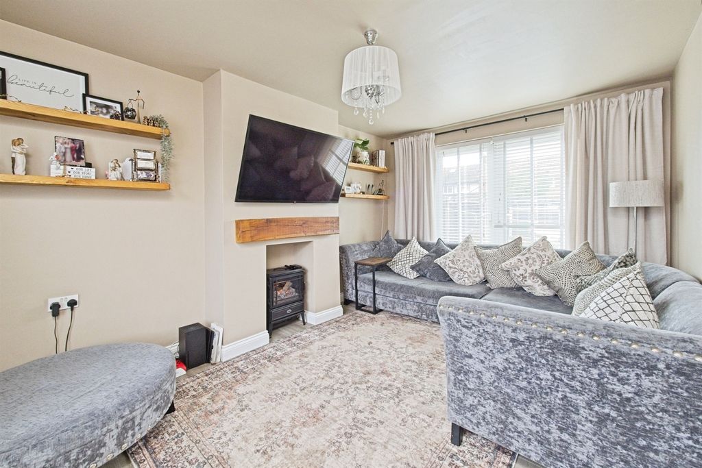 Property photo 2 of 14