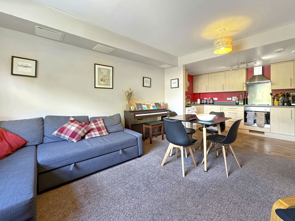 Property photo 3 of 12