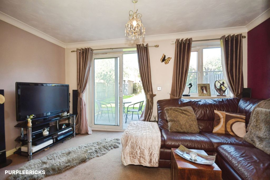 Property photo 2 of 21