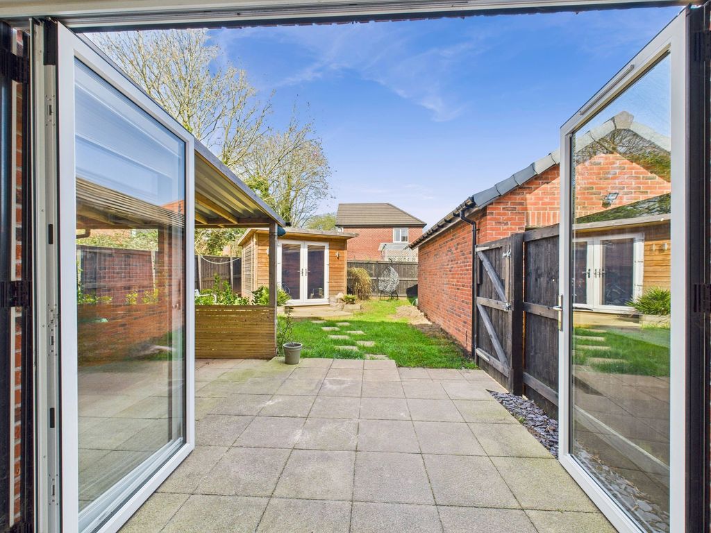 Property photo 2 of 27