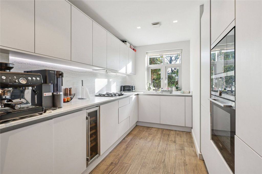 Property photo 2 of 4 Picture No. 04