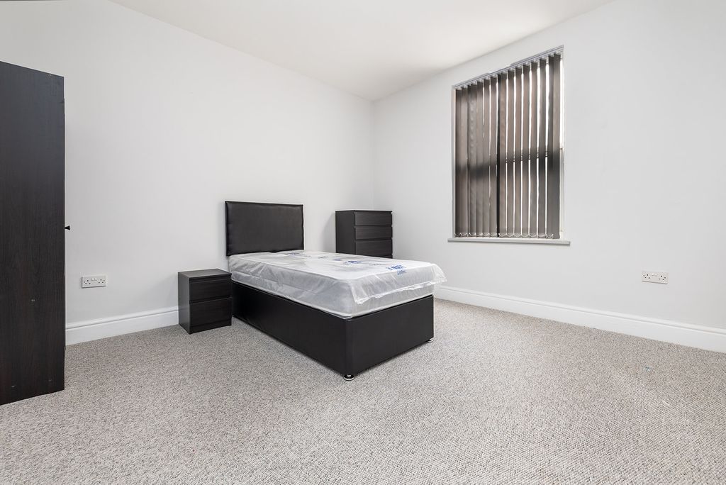 Property photo 1 of 10 Ng7 7Ea 492Rr-019