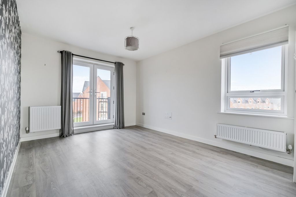 Property photo 2 of 11 1387564-14-6932d9...