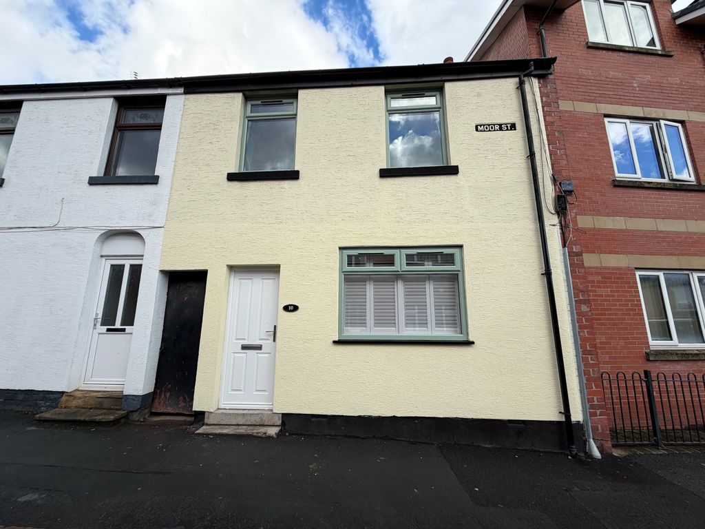 Property photo 1 of 18