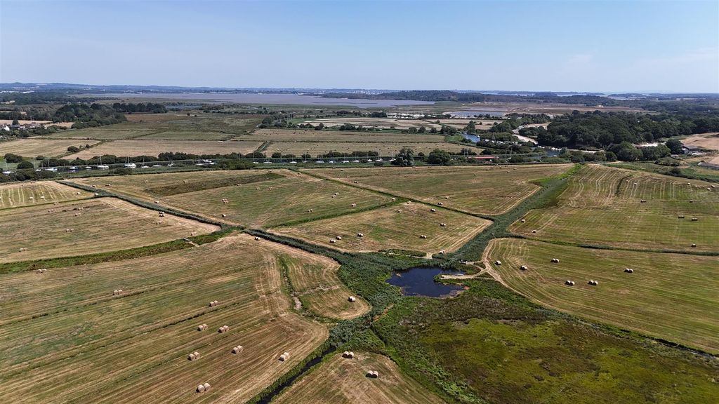 Property photo 1 of 11 Dji_20260713123025_0486_D.Jpg