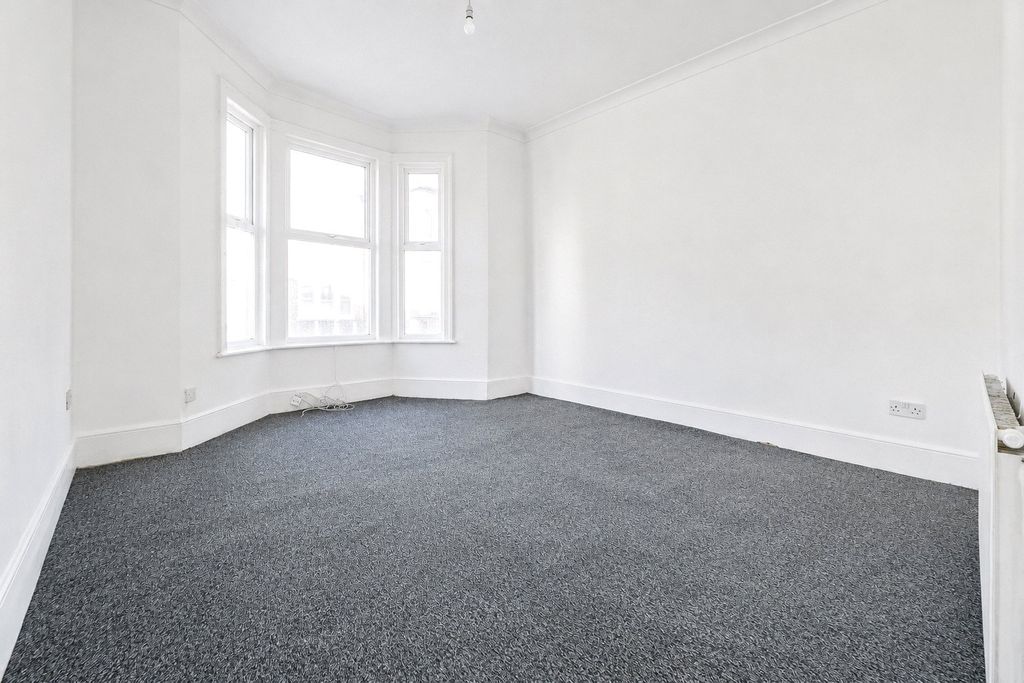 Property photo 2 of 15 Picture No. 20