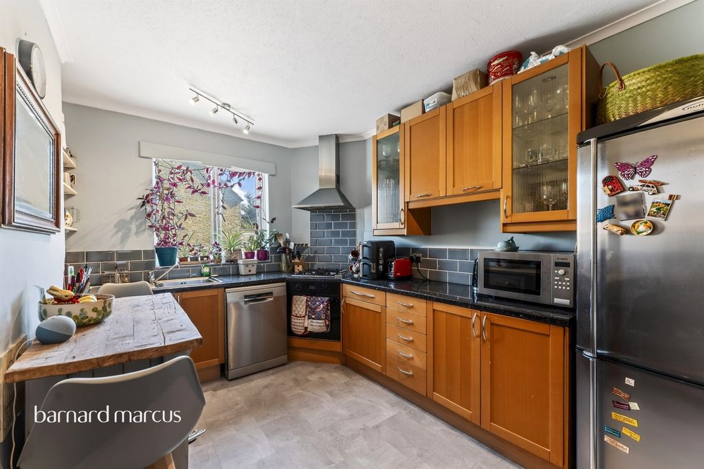 Property photo 3 of 15