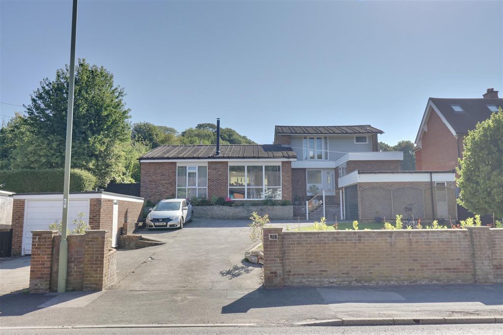 Property photo 2 of 23 1A6A0F13-Ca66-4815-873E-1893F530B9B4_1_201_A.Jpeg