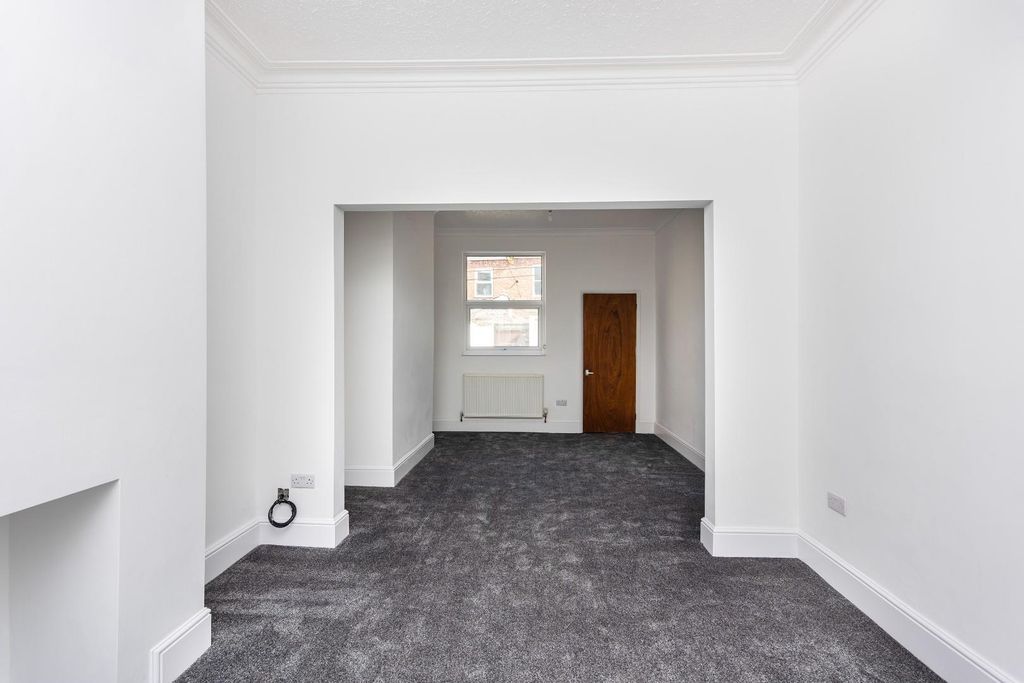 Property photo 3 of 16 10Ambrosestreet-20.Jpg