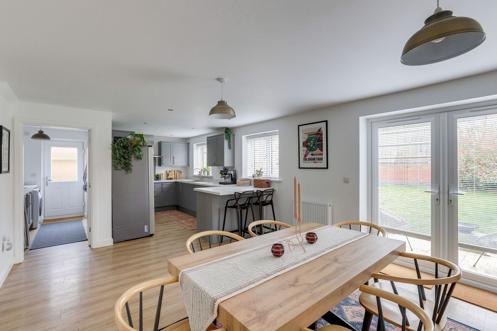 Property photo 3 of 30