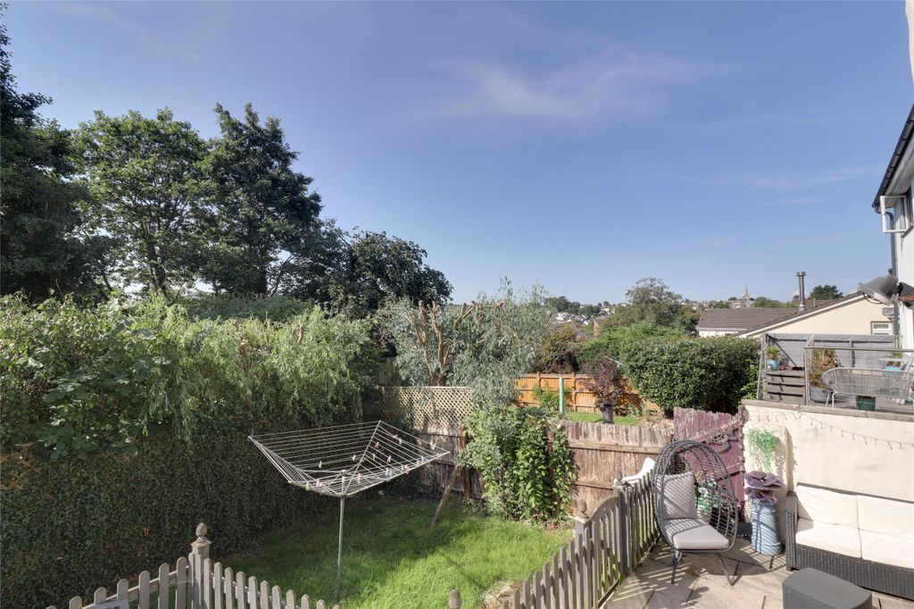Property photo 2 of 14 Picture No. 16