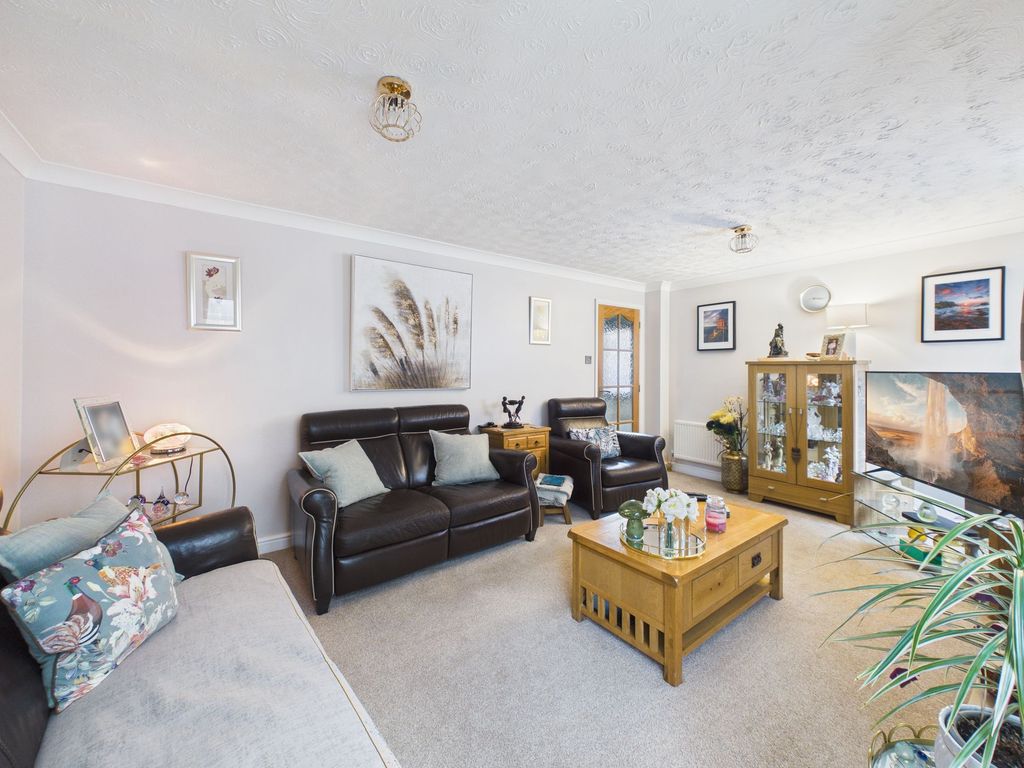 Property photo 3 of 47