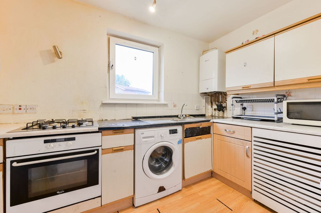 Property photo 3 of 7
