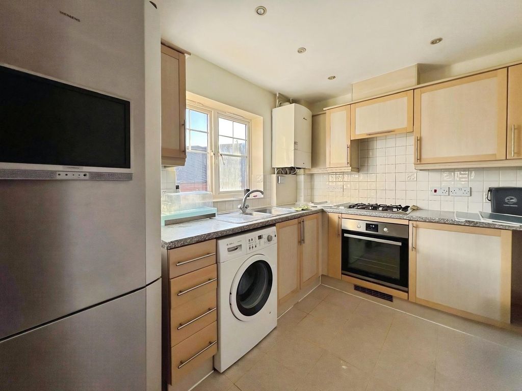 Property photo 3 of 6