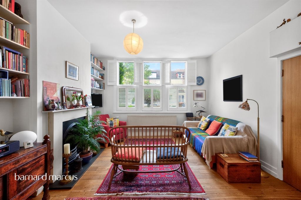 Property photo 2 of 20