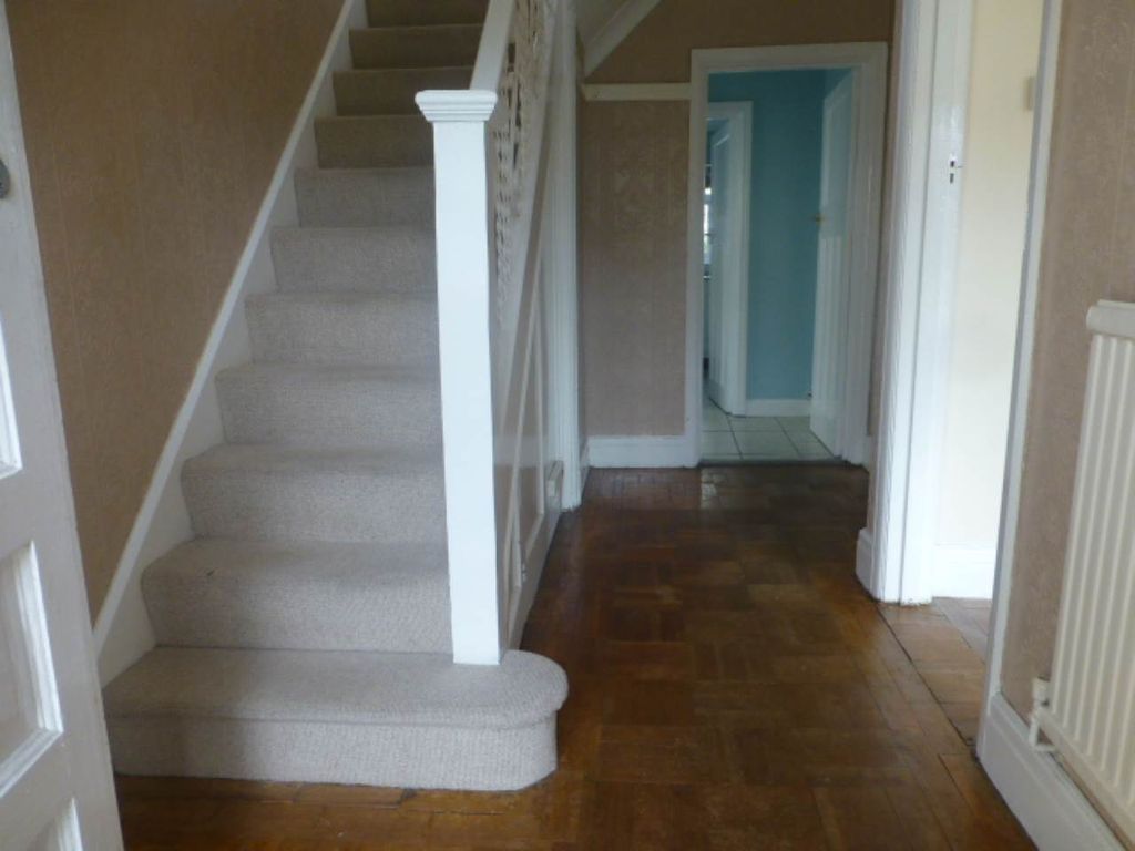 Property photo 2 of 11 Hall