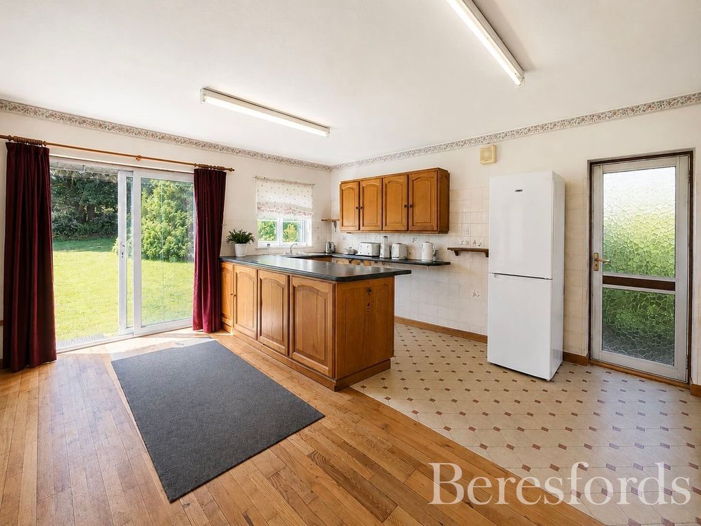 Property photo 3 of 30 Picture No. 05
