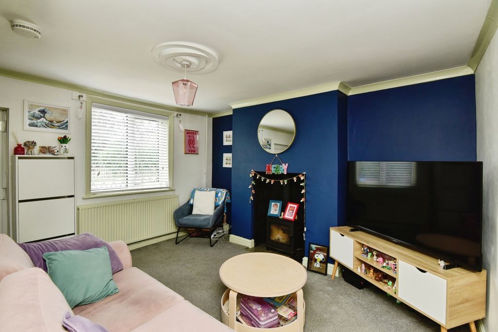 Property photo 3 of 15 Pbox-Img.Jpg