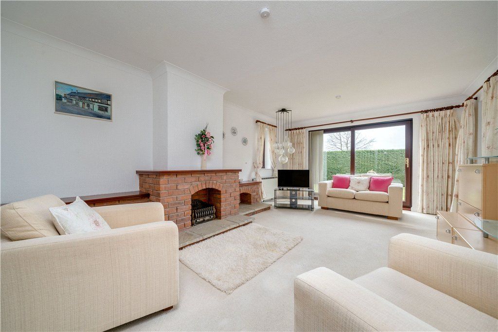 Property photo 2 of 19 Sitting Room