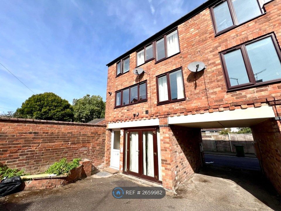 Property photo 3 of 12