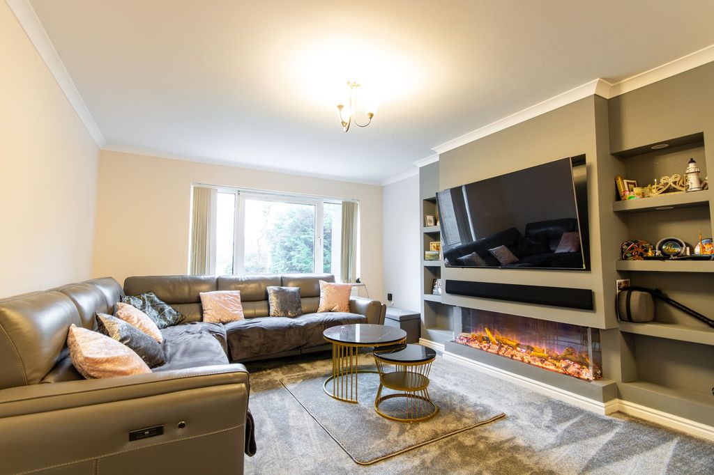 Property photo 2 of 24