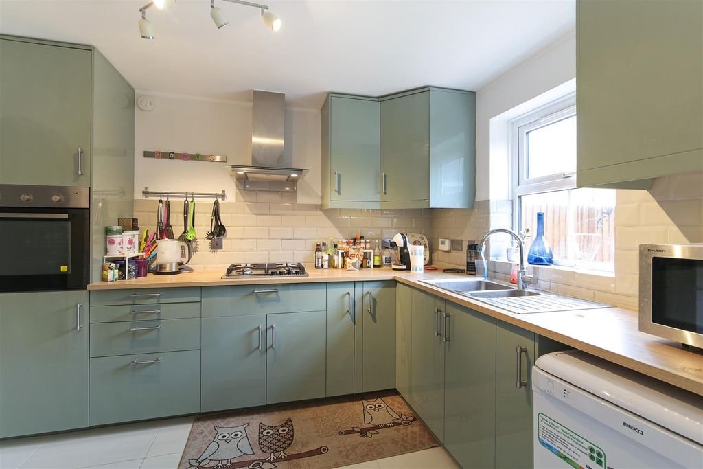 Property photo 2 of 15