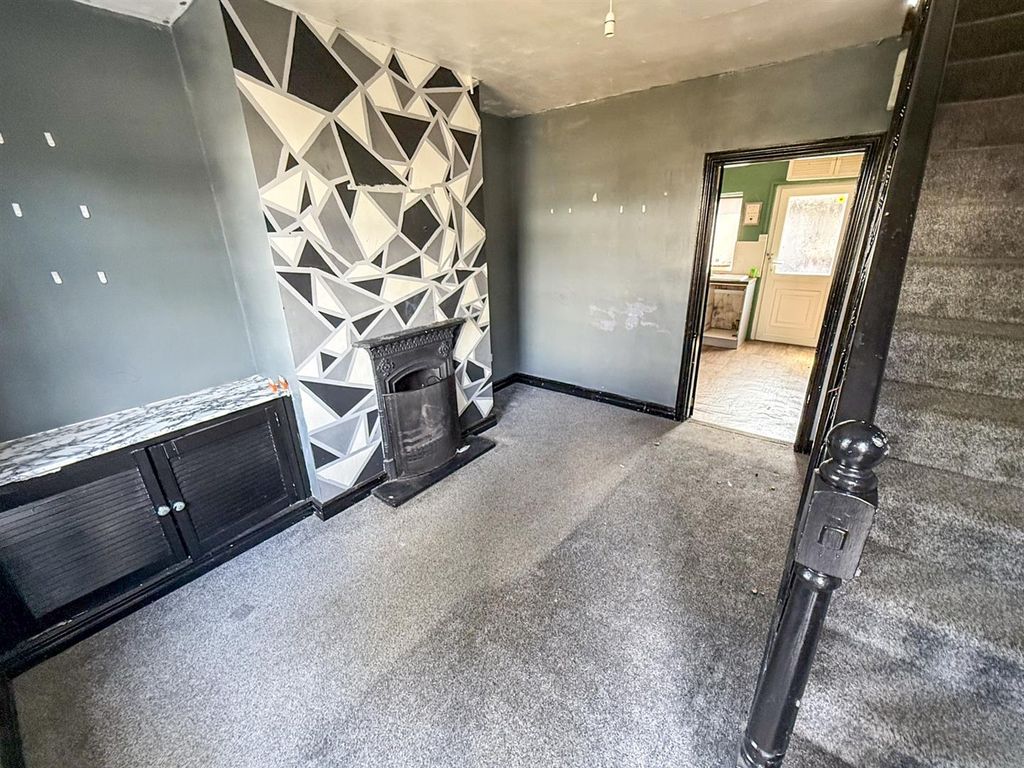 Property photo 3 of 10 Lounge