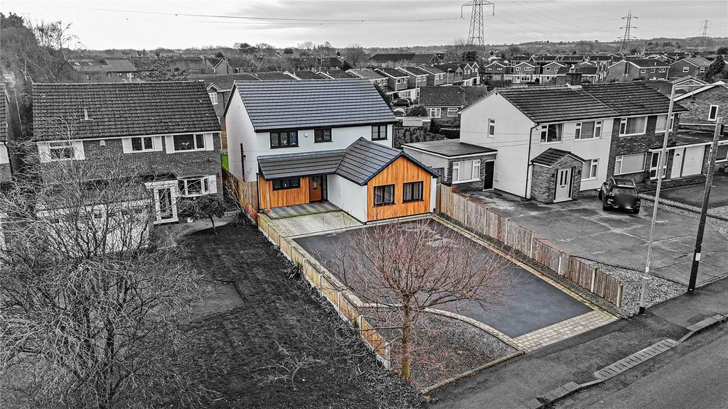 Property photo 2 of 40 Picture No. 03