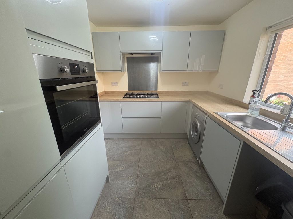 Property photo 2 of 16 5189191