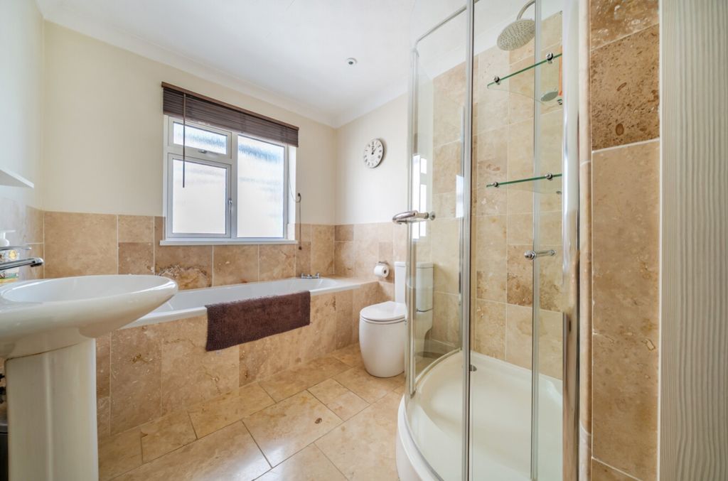 Additional image 16 of 5 bed bungalow for saleAylesby, Grimsby, Lincolnshire DN37