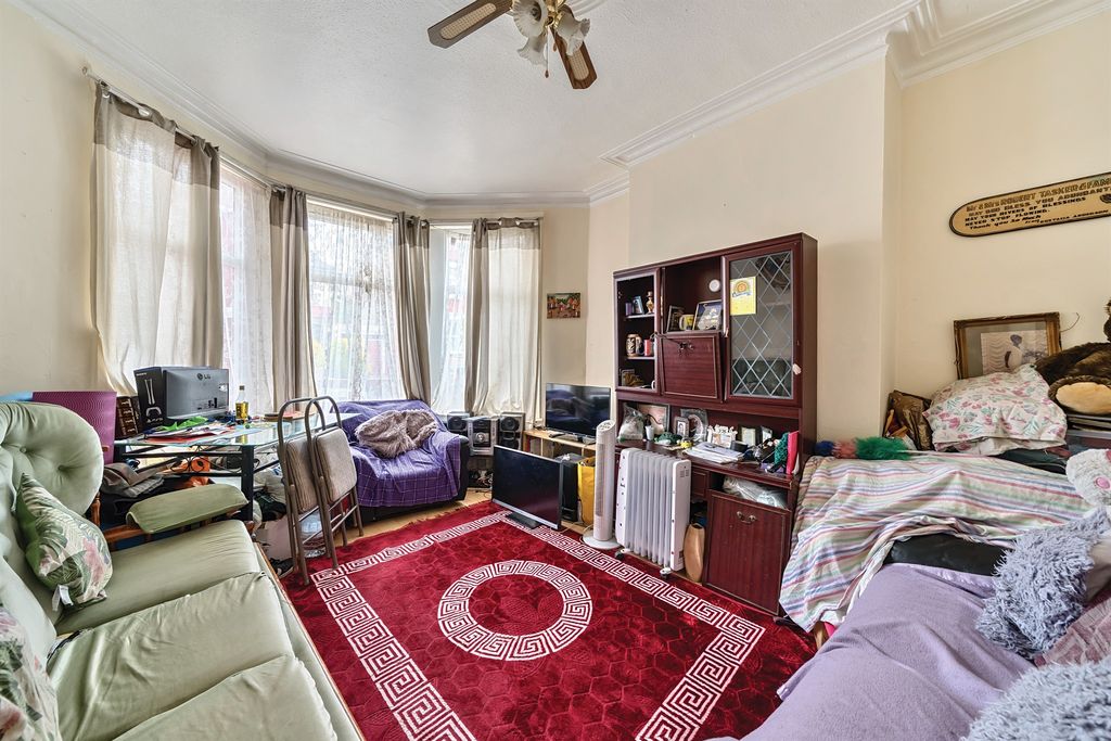 Property photo 3 of 12