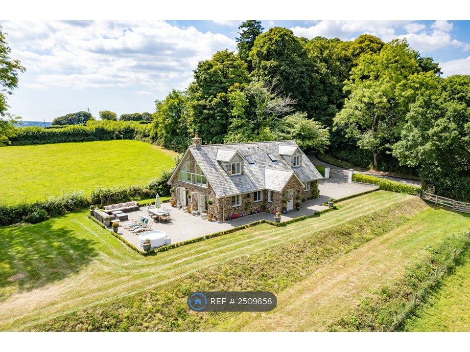Property photo 2 of 33