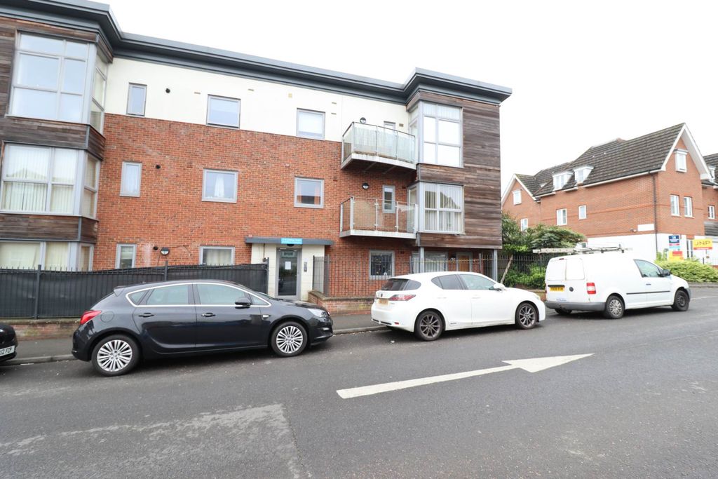 Property photo 1 of 8