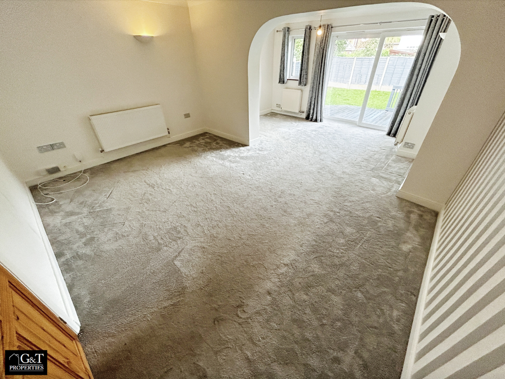 Property photo 2 of 13 Living/Dining Room