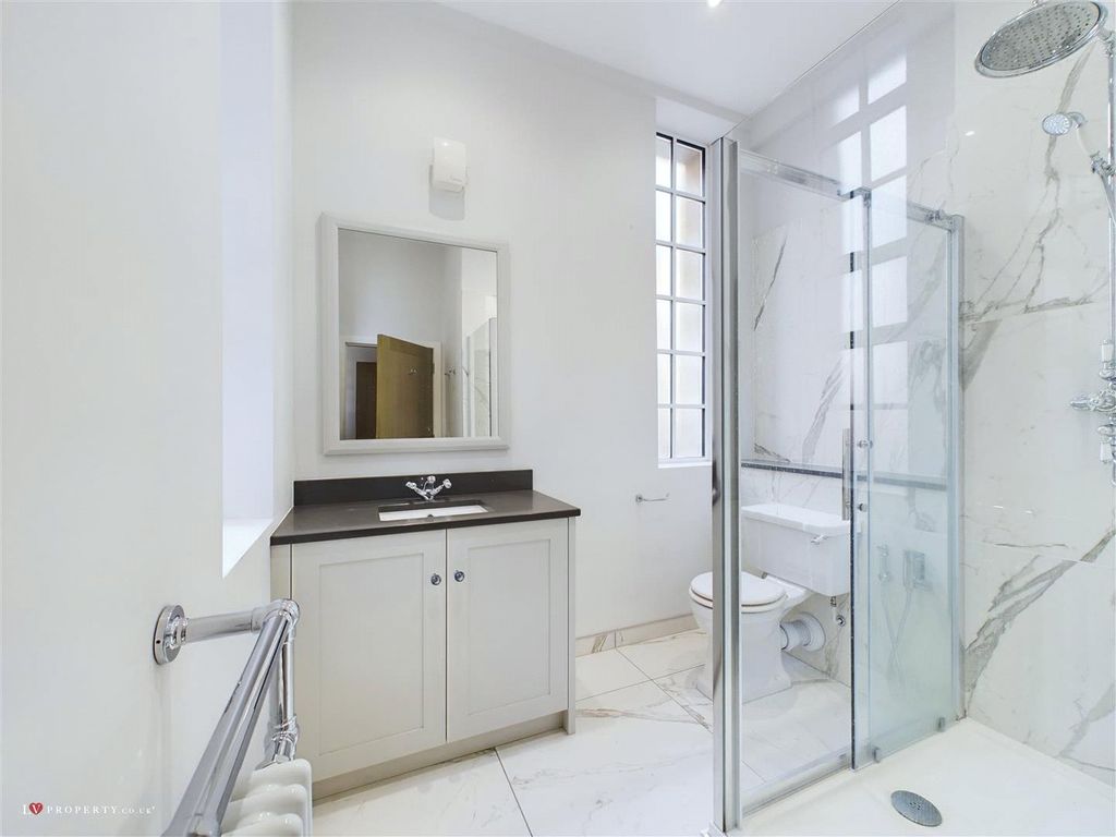 Additional image 4 of 2 bed flat for saleGreat Charles Street Queensway, Birmingham, West Midlands B3