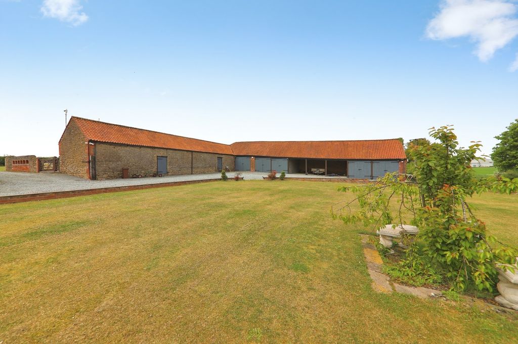 Property photo 3 of 20 5137138