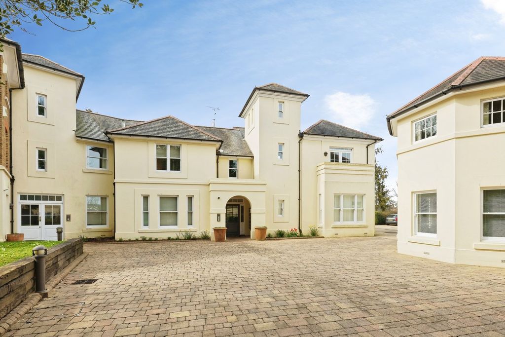 Property photo 1 of 20