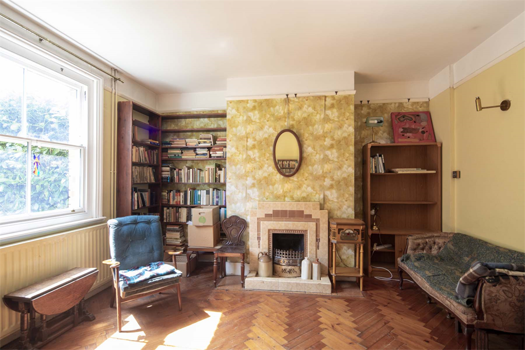 Property photo 3 of 18