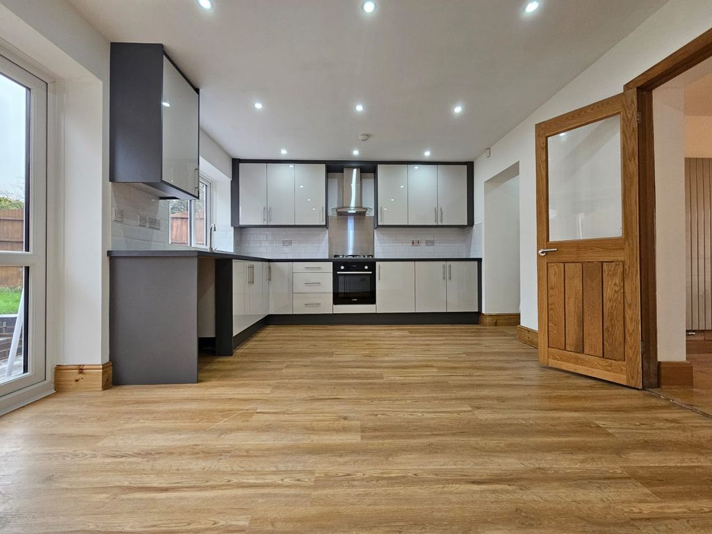 Property photo 3 of 25 Front