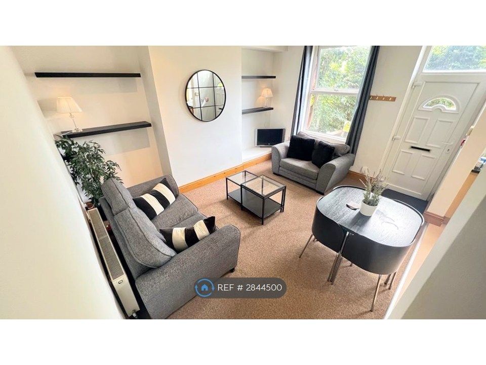 Property photo 1 of 12 Living/ Dining Room
