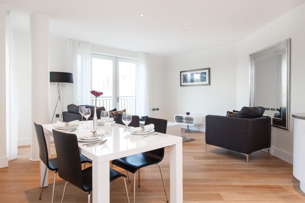 Property photo 3 of 12 Reception