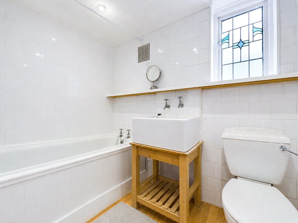 Property photo 3 of 8 House To Rent