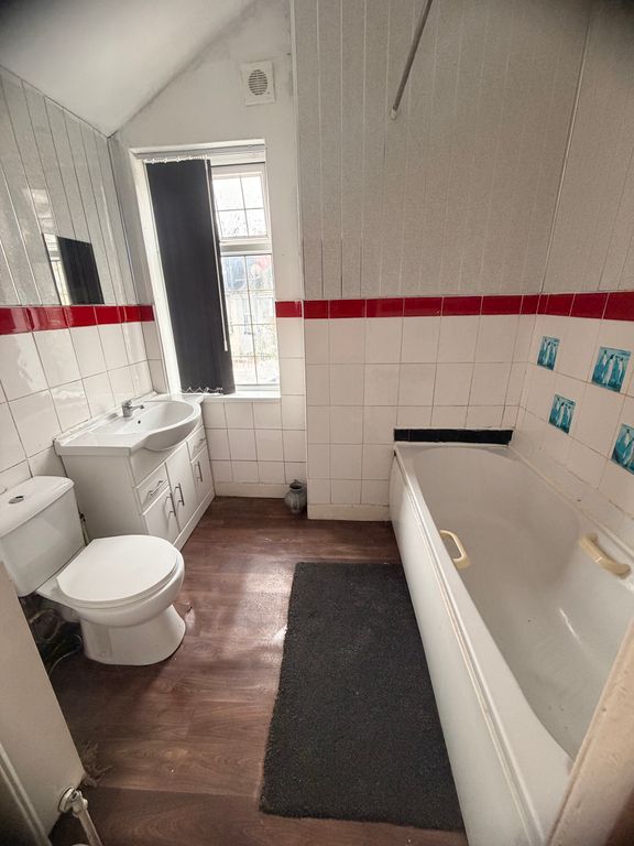 Property photo 3 of 5